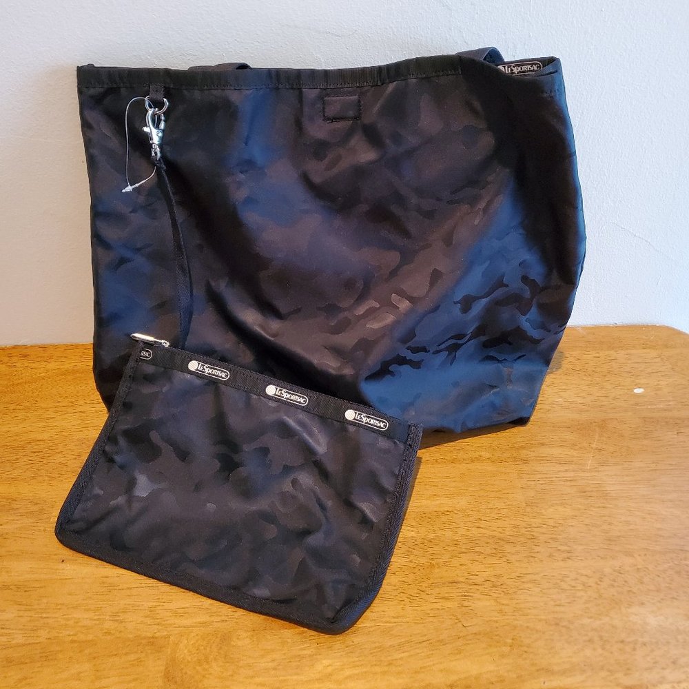 LeSportsac Reversible Tote-Detachable pouch-Camo